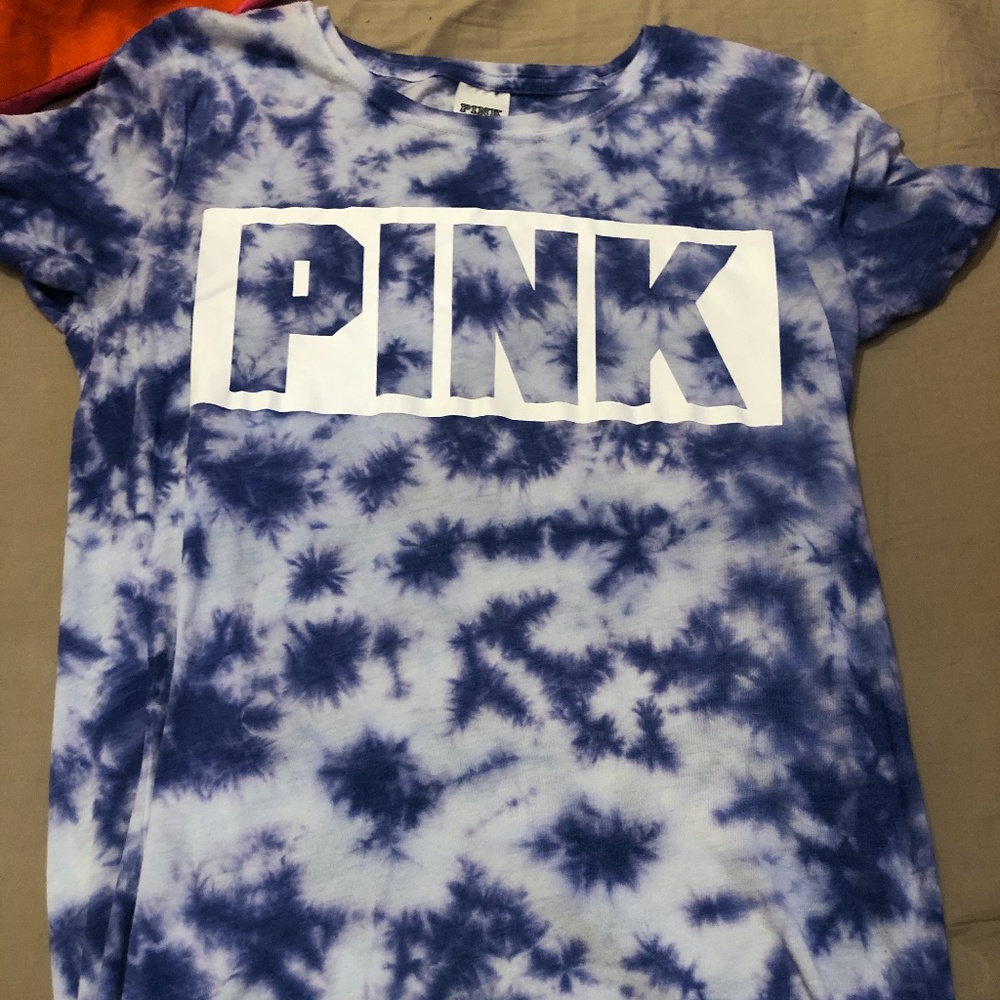 pink vs tie dye t shirt